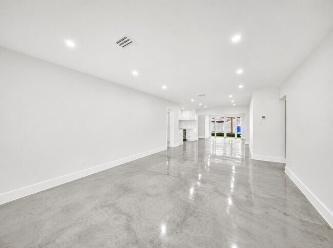 Foto del edificio - 1721 N 16th Ct