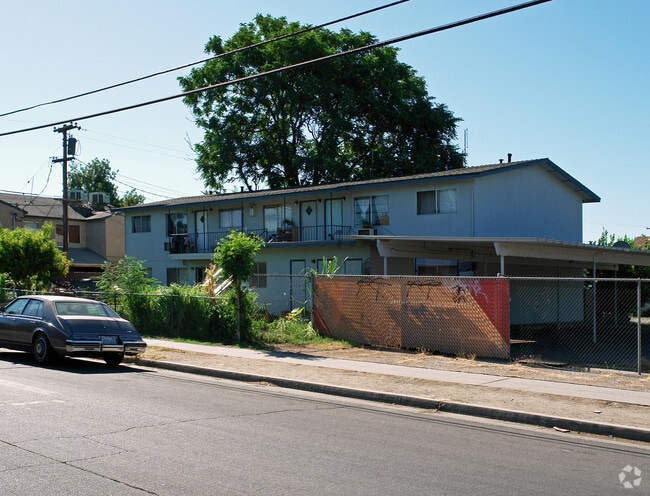 Building Photo - 4710 E Huntington Ave