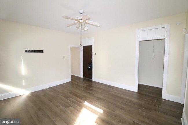 Foto del edificio - 403 Pennington Ave