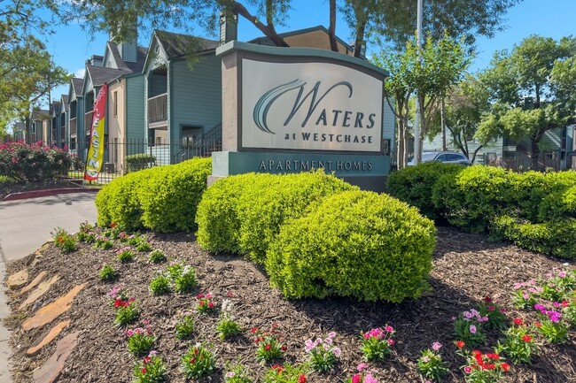 Foto del edificio - Waters at Westchase Apartments