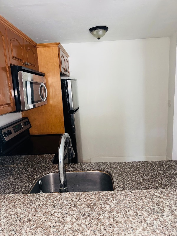 Foto del edificio - 484 NW 165th St