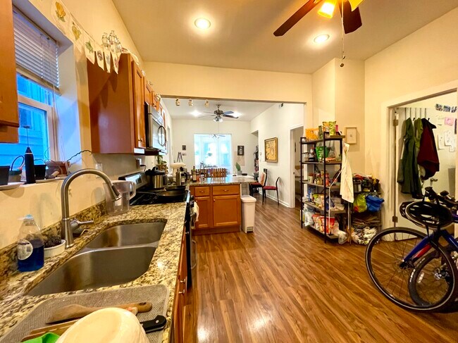 Foto del edificio - 1921 N Francisco Ave