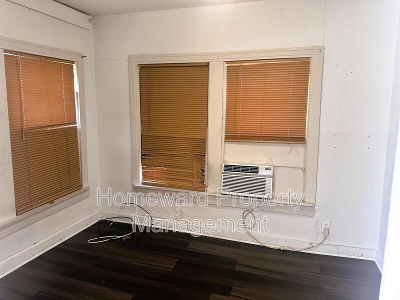 Foto del edificio - 3803 Meadowbrook Dr