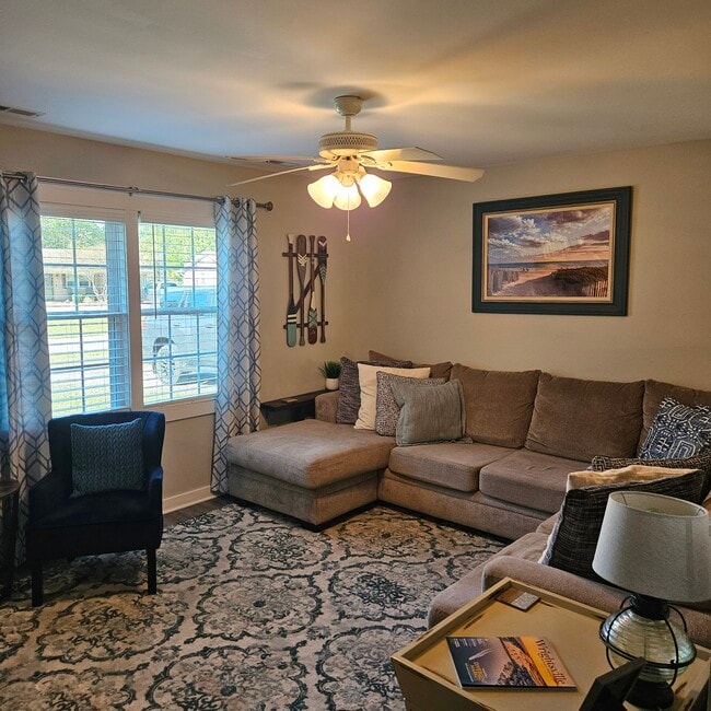 Foto del edificio - 608 Albemarle Rd