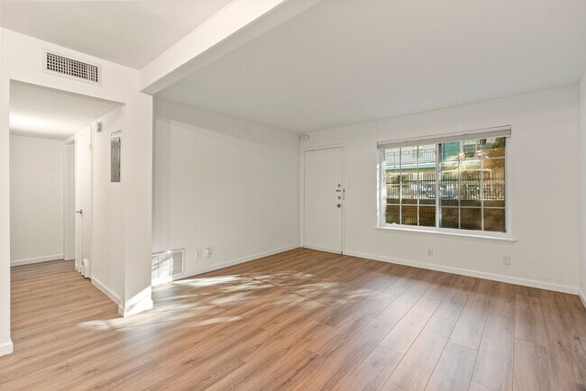 Foto del edificio - Beautiful 2 bedroom, 1 bathroom Condo in Bouldin Creek!!!