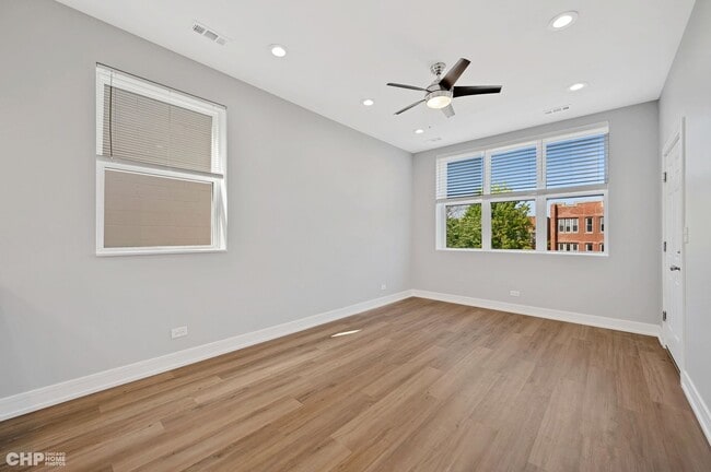 Building Photo - 4157 S Prairie Ave