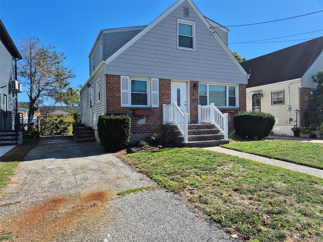 Primary Photo - 136-11-136244 244th St