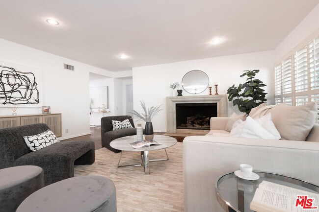 Foto del edificio - 2559 Hutton Dr