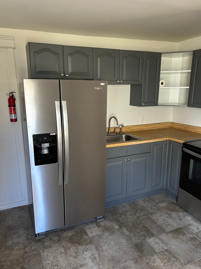 Building Photo - 625 Merchant St