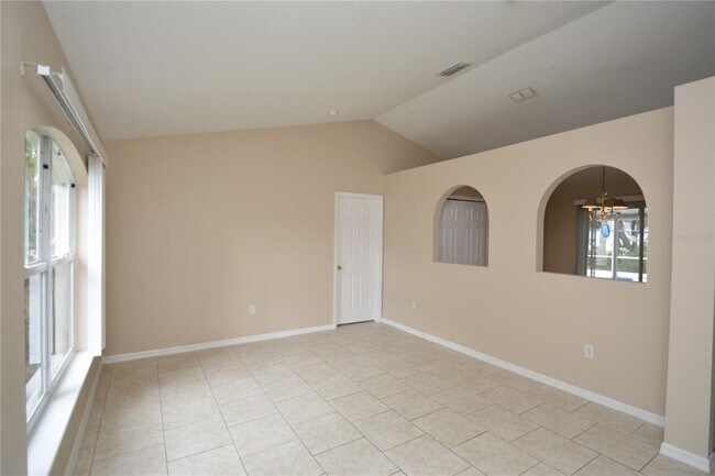 Building Photo - 16 Botany Ln