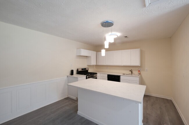 Foto del edificio - 85 Delmoor Dr NW