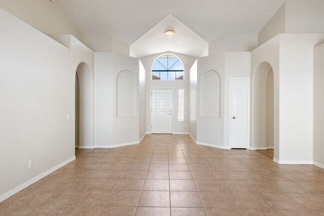 Building Photo - Nice Single level 4-bedroom home with a pool
