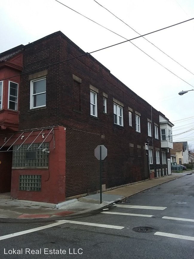 Building Photo - 3196 W 25th St