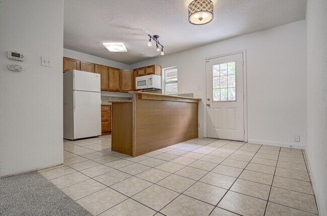 Foto del edificio - 8803 Brookfield Dr