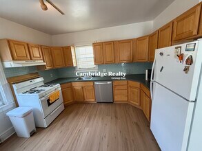 Building Photo - 42 Holyoke Rd Building Photo - 42 Holyoke Rd