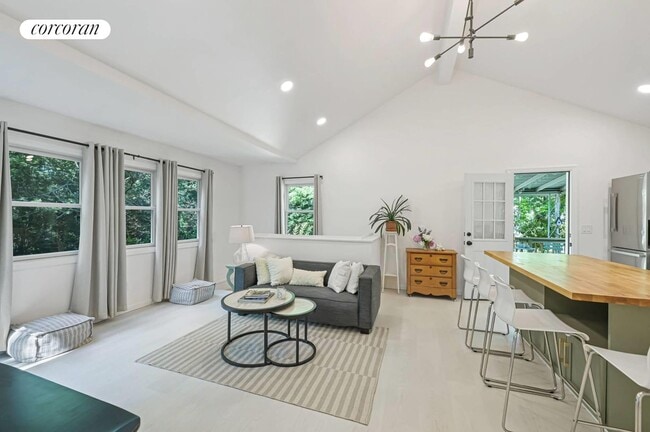 Foto del edificio - 22 Laurel Ln