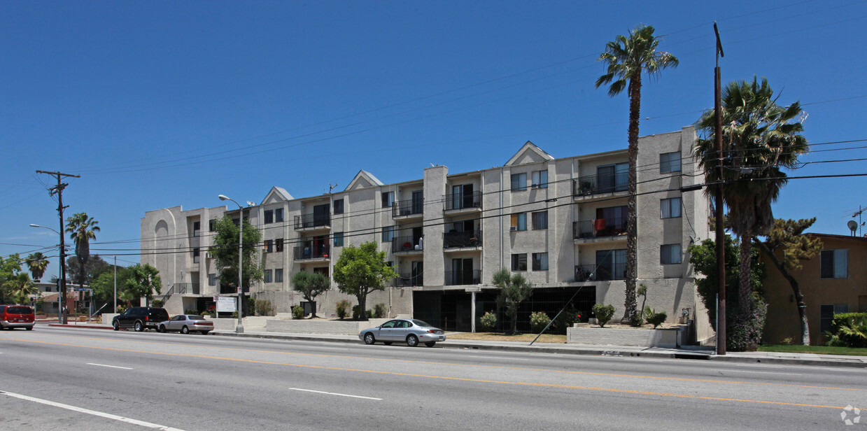 Primary Photo - Laurel Apartments