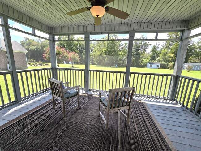 Foto del edificio - 3 Bed, 2.5 Bath Home in the Waterfront Com...
