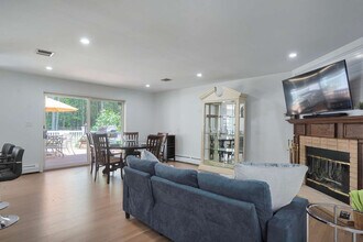 Building Photo - 1 Ginny Ct