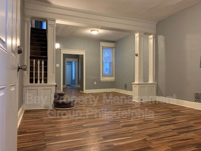 Building Photo - 413 N Sickels St