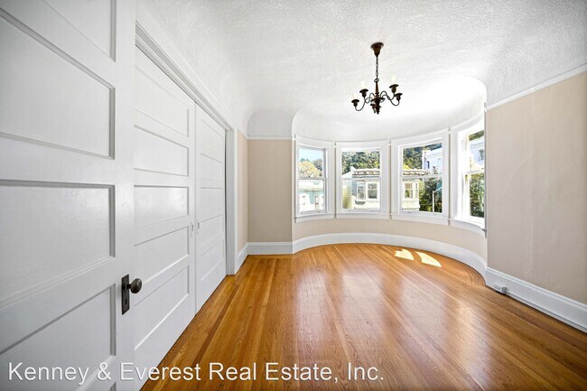 Foto del edificio - 2 br, 1 bath House - 61 Central #7