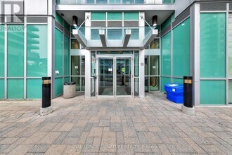Building Photo - 70 Town Centre Court