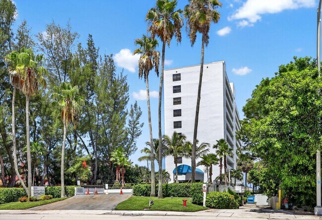 Foto del edificio - 1500 N Ocean Blvd