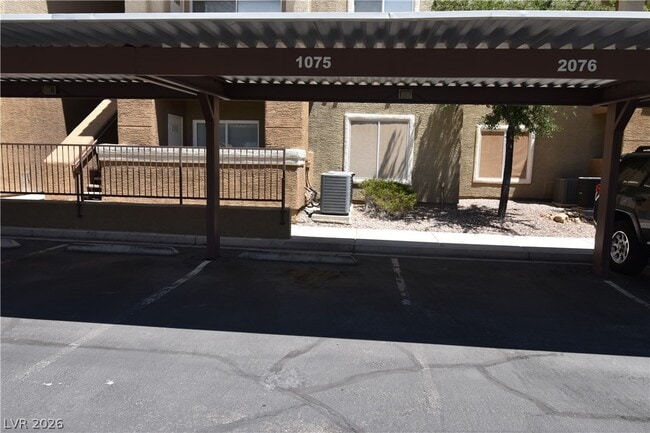 Building Photo - 8070 W Russell Rd