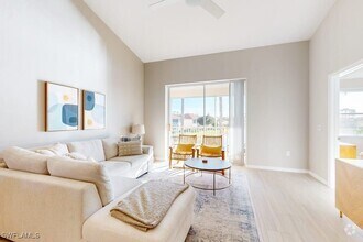 Building Photo - 350 Robin Hood Cir