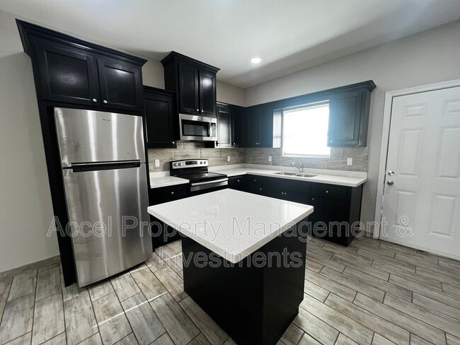 Foto del edificio - 1327 W Garfield Ave