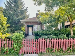Building Photo - 1701 Victoria Ave