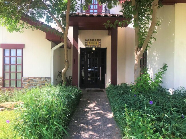 Foto del edificio - 4Bed/3.5Bath WITH A POOL Now available in Mcallen TX