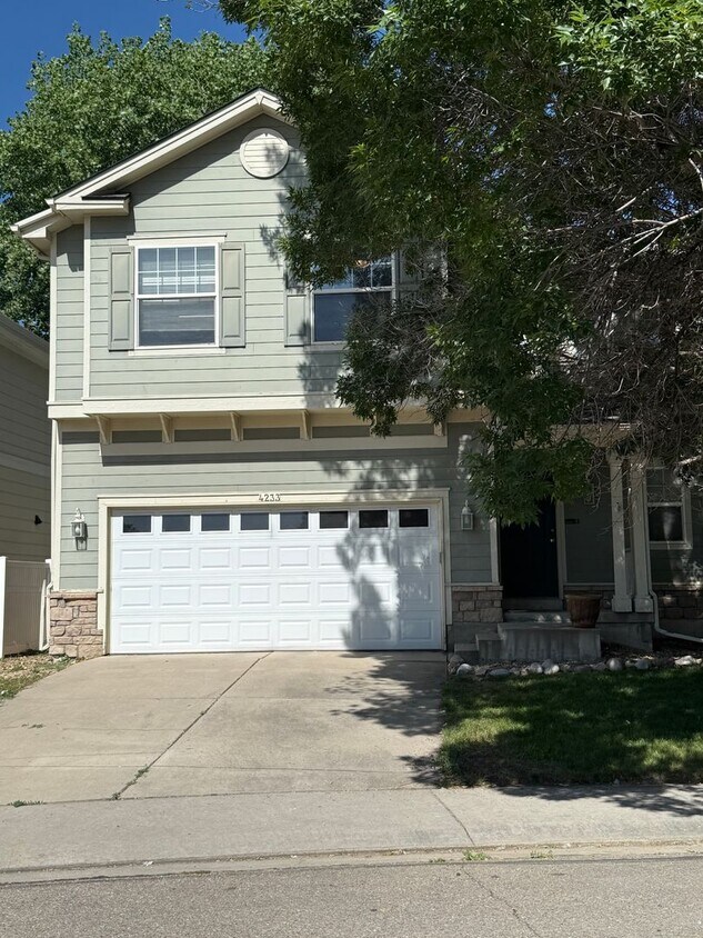 Primary Photo - 3 bedroom home in Longmont