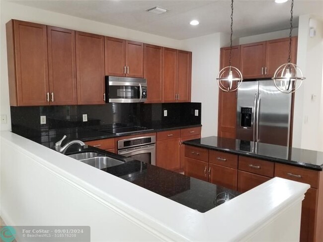 Building Photo - 785 Estuary Way