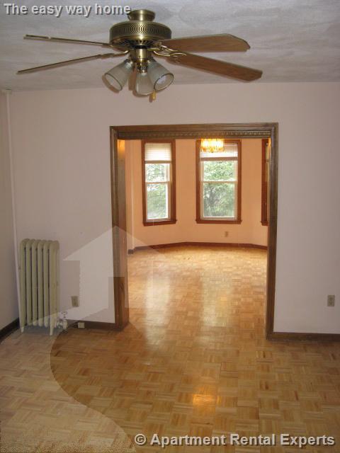 Building Photo - Awesome 1+ or 2 BR * Laundry in unit * Pet...