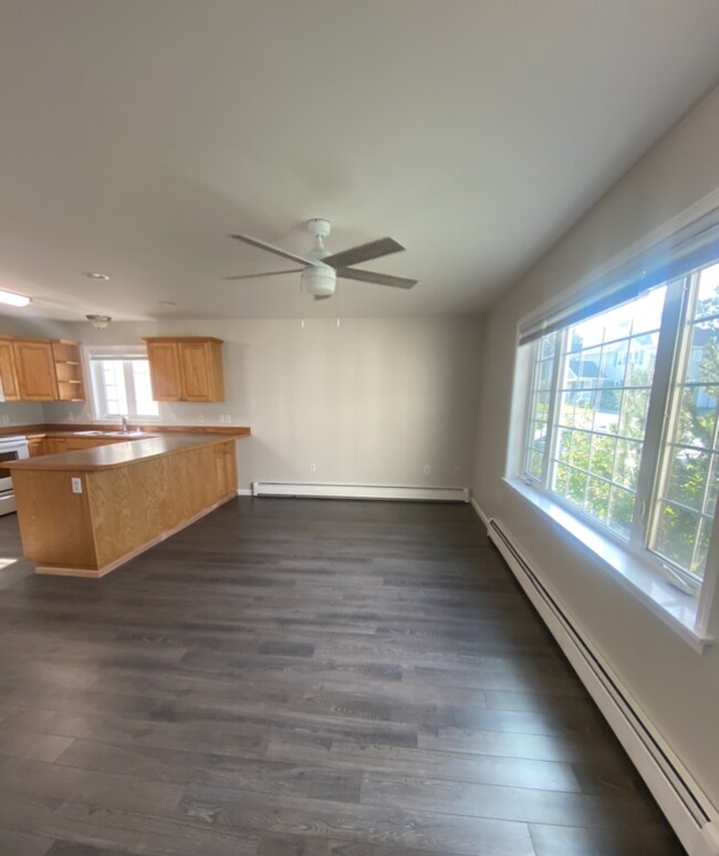 Building Photo - 1780 E Neil Cir