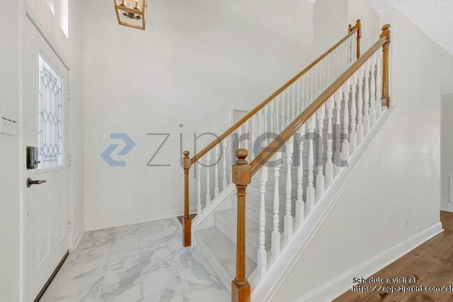 Building Photo - 2111 Daniel Way