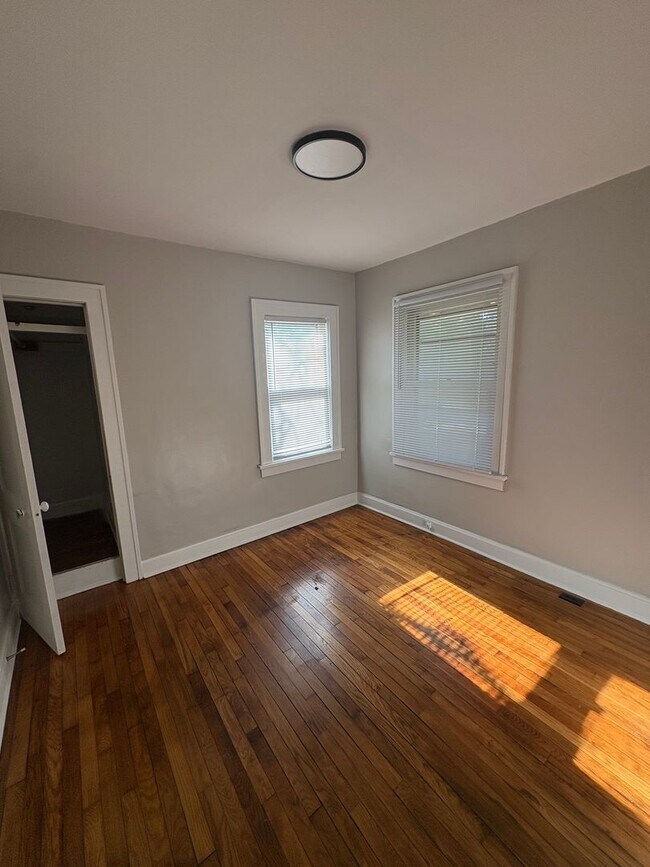 Foto del edificio - 5424 Charlotte St