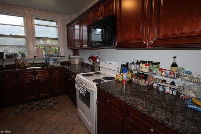 Building Photo - 5 br, 2 bath  - 401 Lawrence St Apt 1 #1