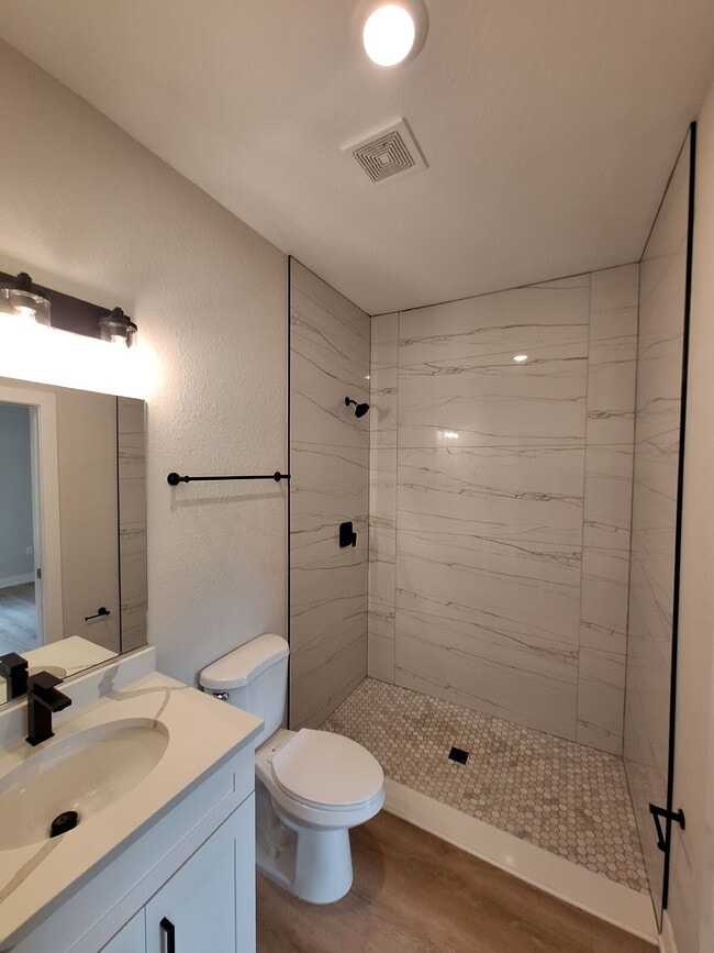 Building Photo - Available with ZERO DEPOSIT MOVE-IN!