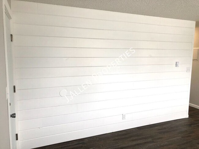 Building Photo - Beautiful Modern 2 bed