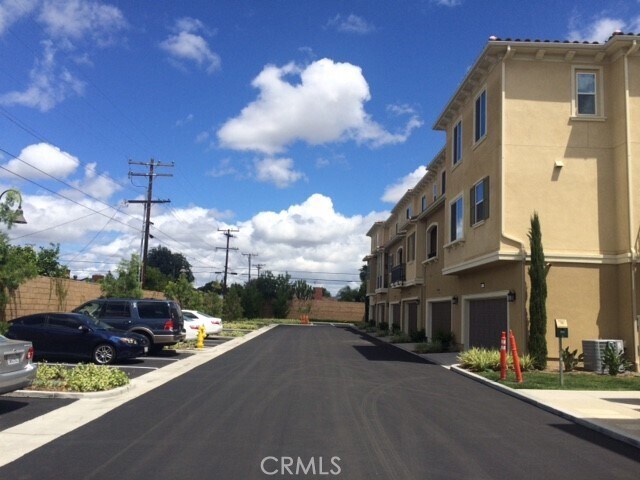 Foto del edificio - 1613 E Lincoln Ave