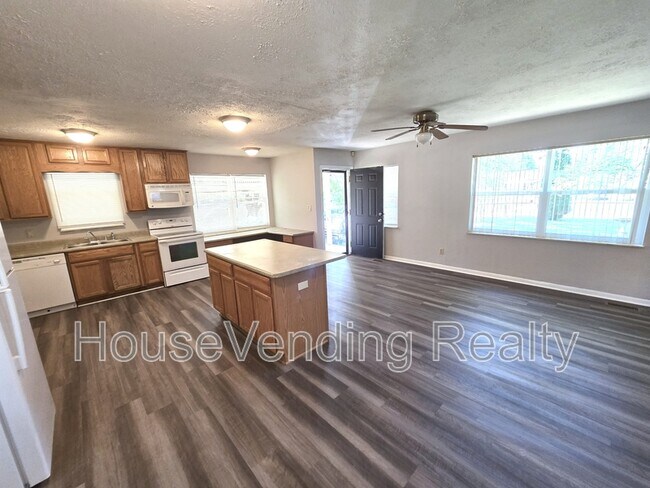 Foto del edificio - 2326 Grove St
