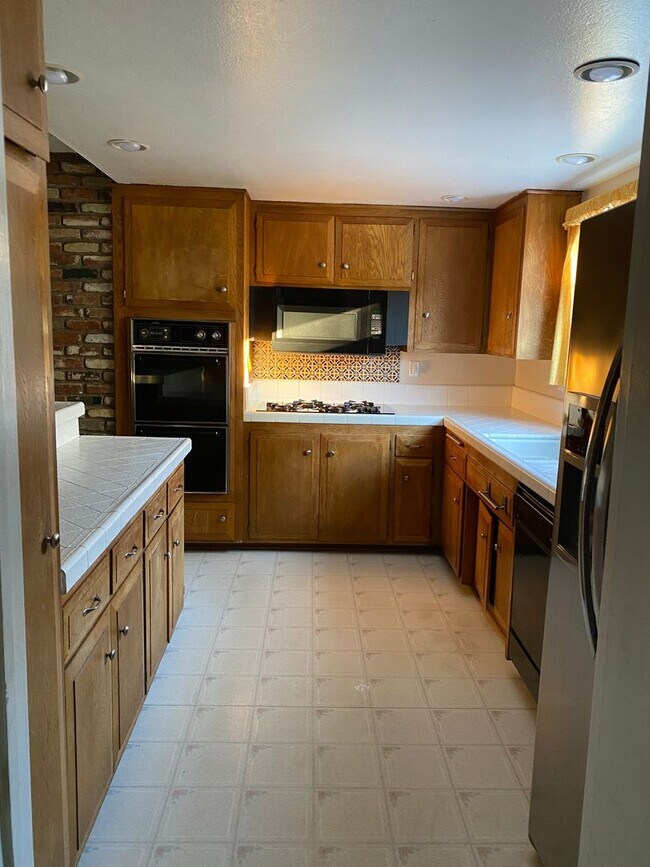 Foto del edificio - Beautiful 3 bedroom home with pool in Fountain Valley