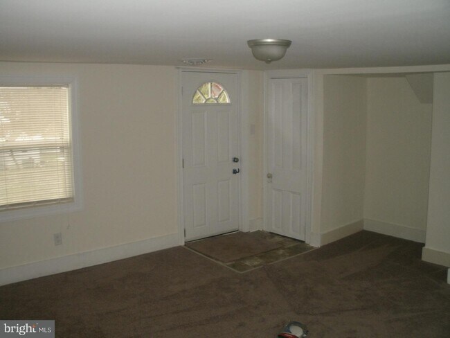 Building Photo - 128 E Camden Wyoming Ave