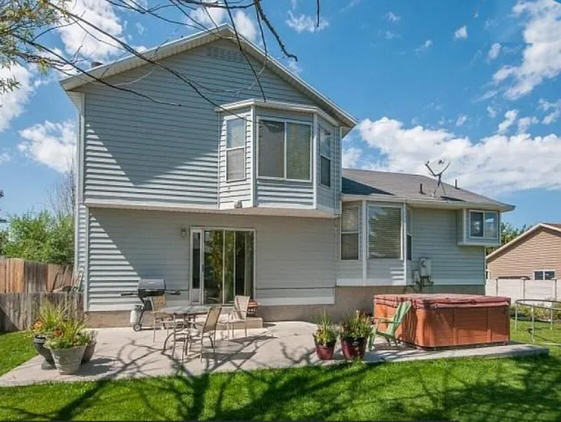 Foto del edificio - 5 Bedroom/3 Bathroom Home in West Valley City