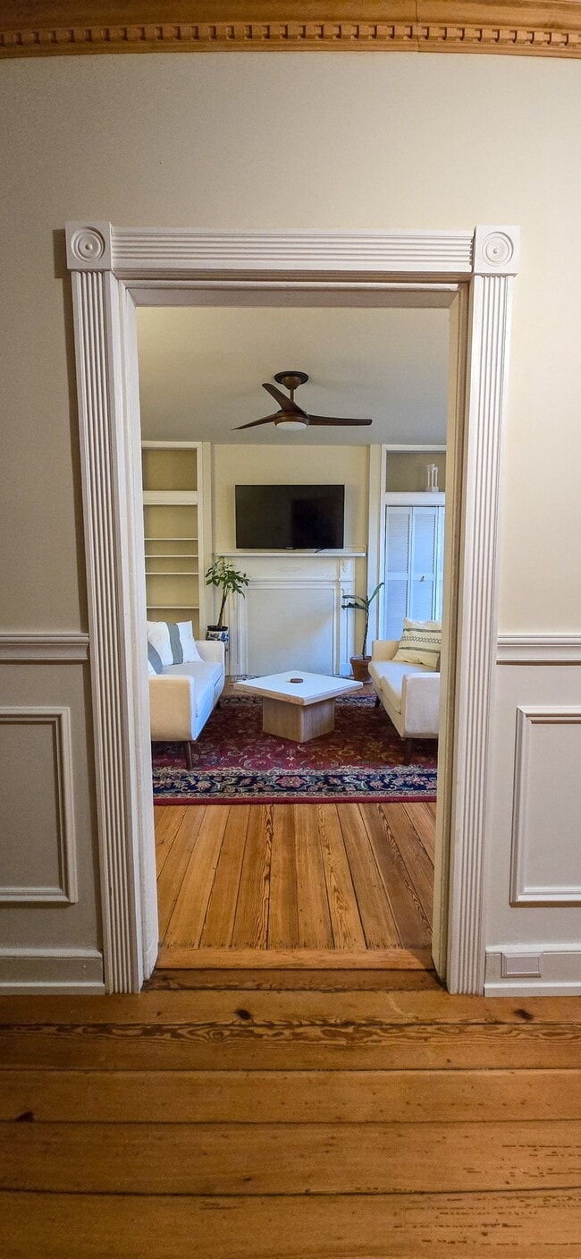 Photo - 209 W Clay St Townhome