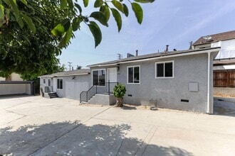 Building Photo - 2151 N Raymond Ave
