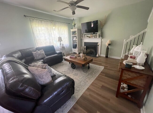 Building Photo - 3 Bedroom Home in Sneads Ferry