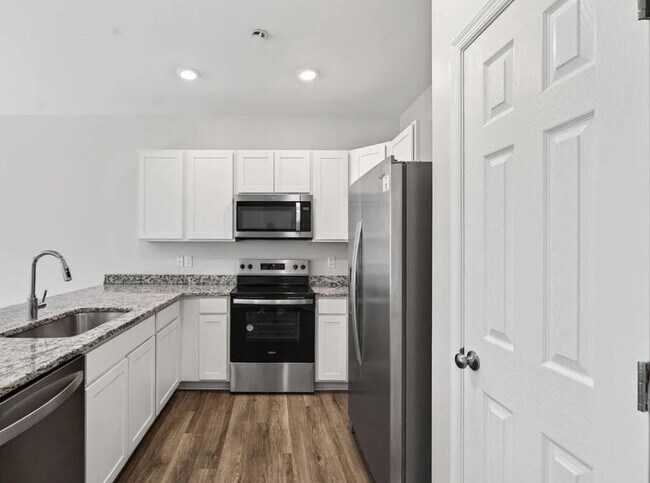 Foto del edificio - Modern 3BR/3BA Townhome with Garage in the Heart of Luray – Near Skyline Drive! Coming Soon Avail...
